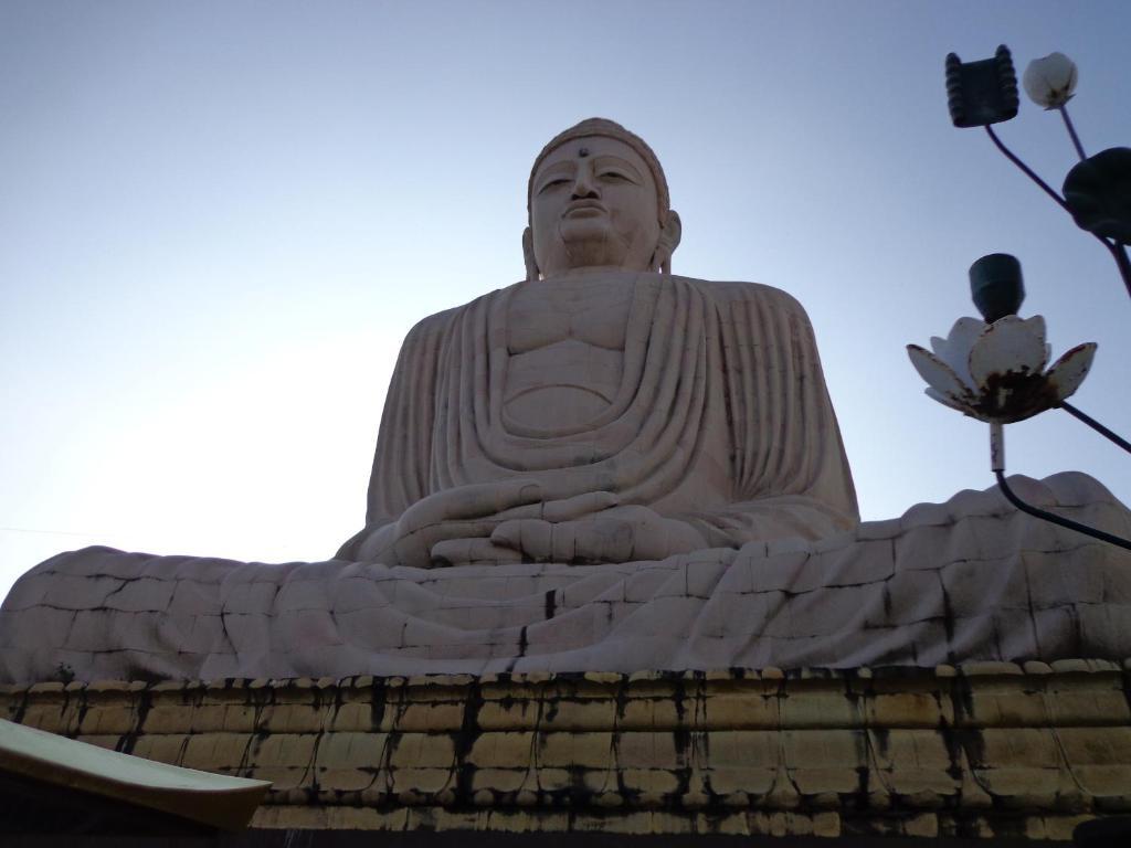 Hotel Lumbini International Bodh Gaya Esterno foto