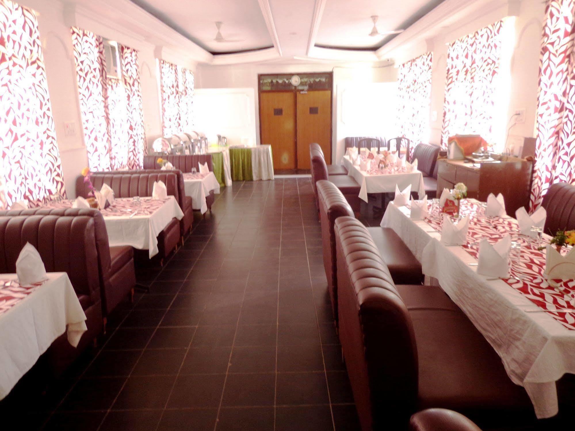 Hotel Lumbini International Bodh Gaya Esterno foto